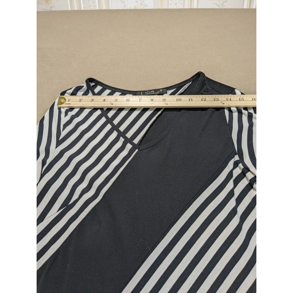 Lior Paris Black & White Stripes, Geometric Pattern Tunic with V-Neck Collar SM - Picture 6 of 10